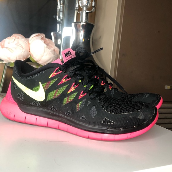 Nike Shoes - Nike Free Run 5.0